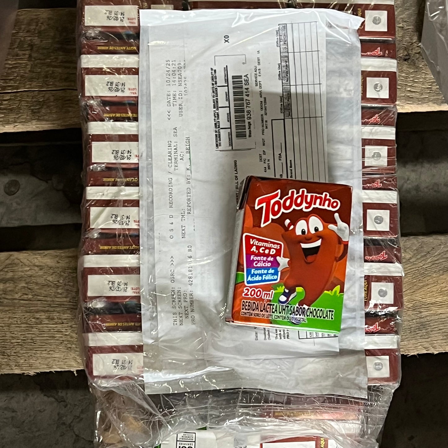 ZA@ Pallet of MIXED CLEANERS, KIDS MEDICAL ROBES, CHOCOLATE MILK, SUGAR, GRAVY MIX & MORE (AS-IS)