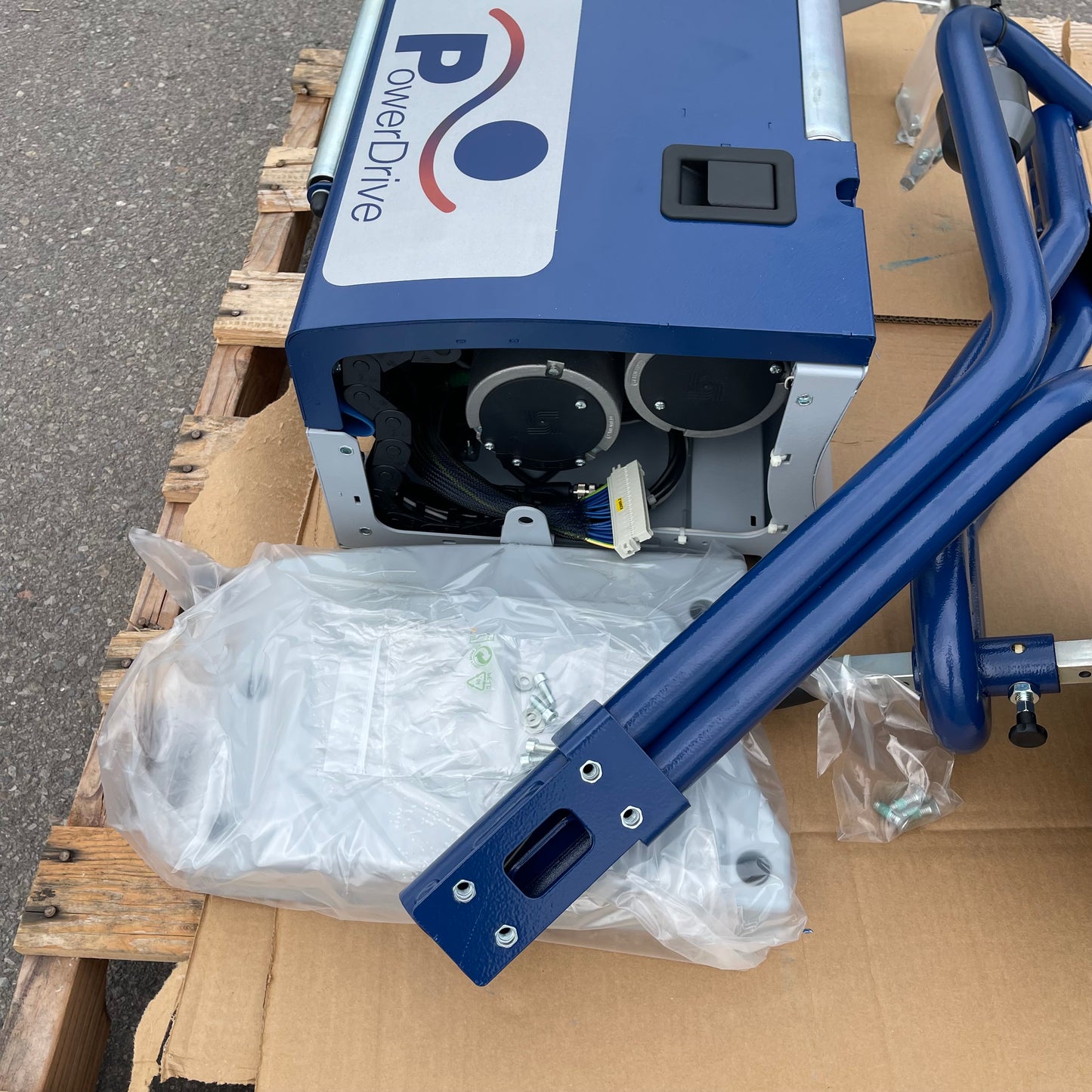 ROBOPAC Robot S7 Parts Including "PowerDrive" Blue