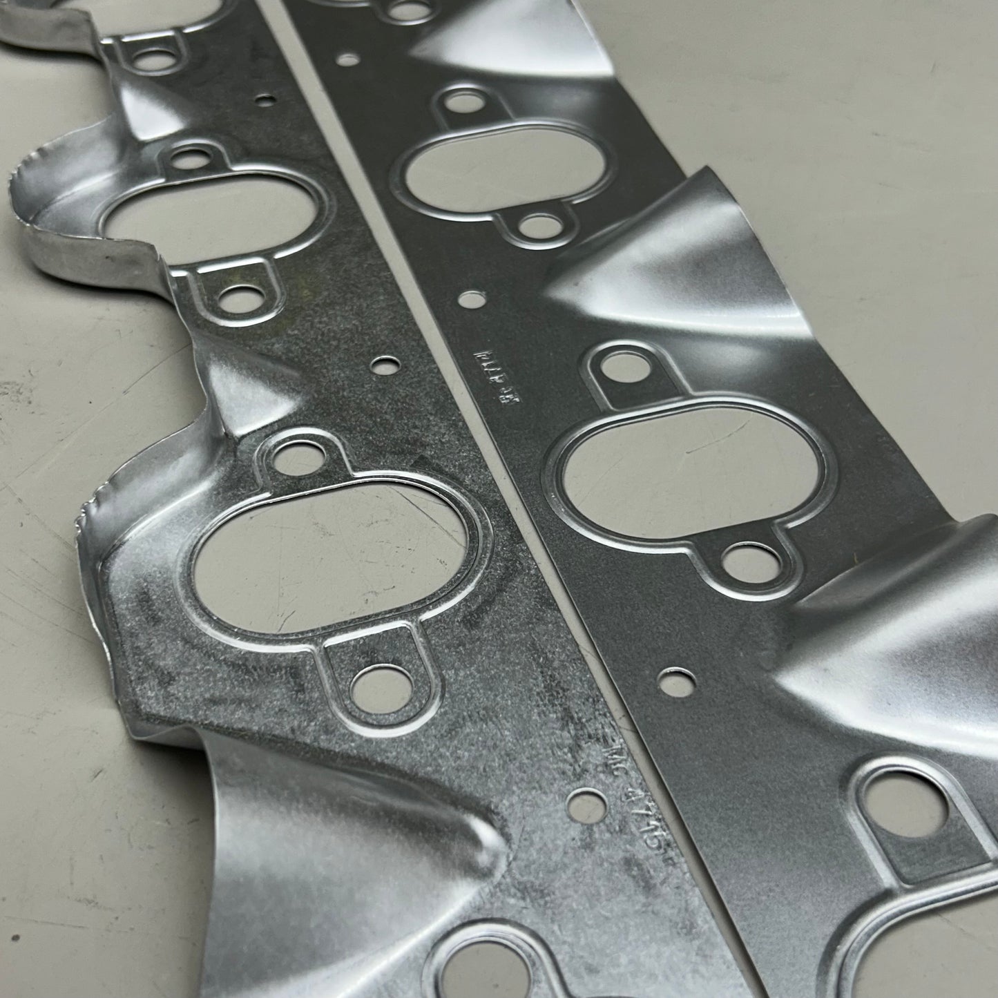 MAHLE Exhaust Manifold Gasket Replacement Part For Ford MS15205