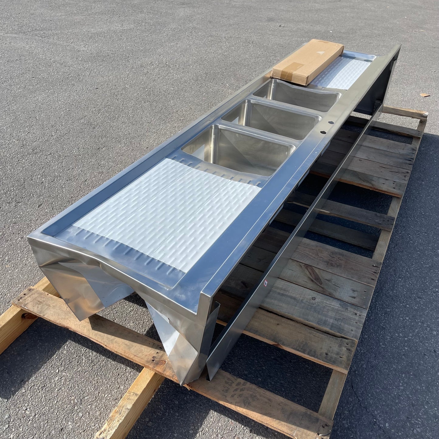 ZA@ Pallet of REGENCY Three-bowl Underbar Sink Stainless Steel 600B32184 (AS-IS)