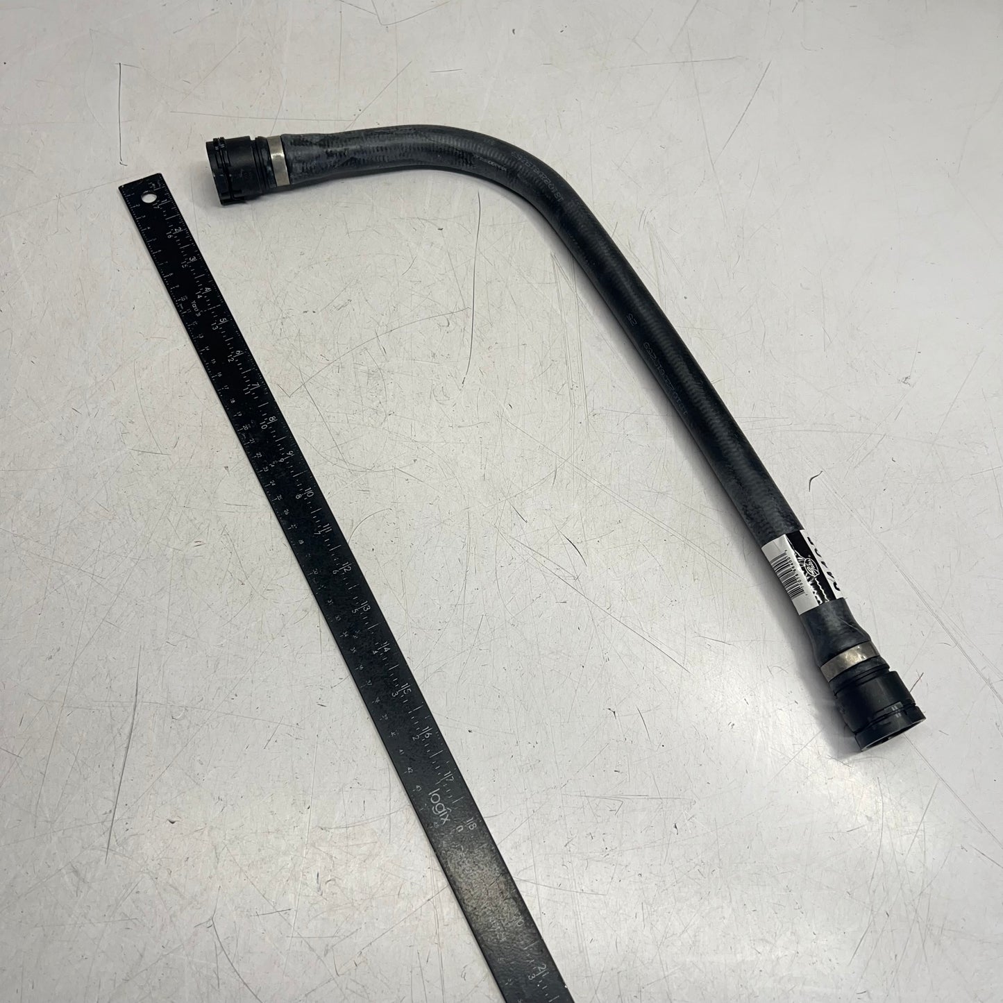 GATES Coolant Hose for Bmw 525i, 528i & 530i Vehicles Black 24105