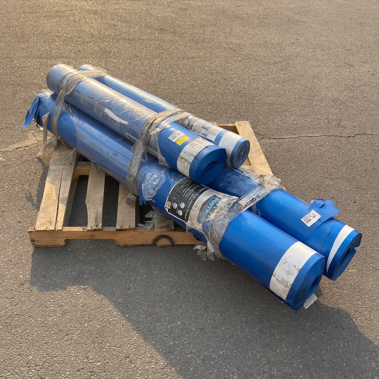 ZA@ Pallet of SENTINEL Protect Plus Underlayment Rolls, 2 rolls 600’, 1 roll 300’, 1 roll 100’ (AS-IS)
