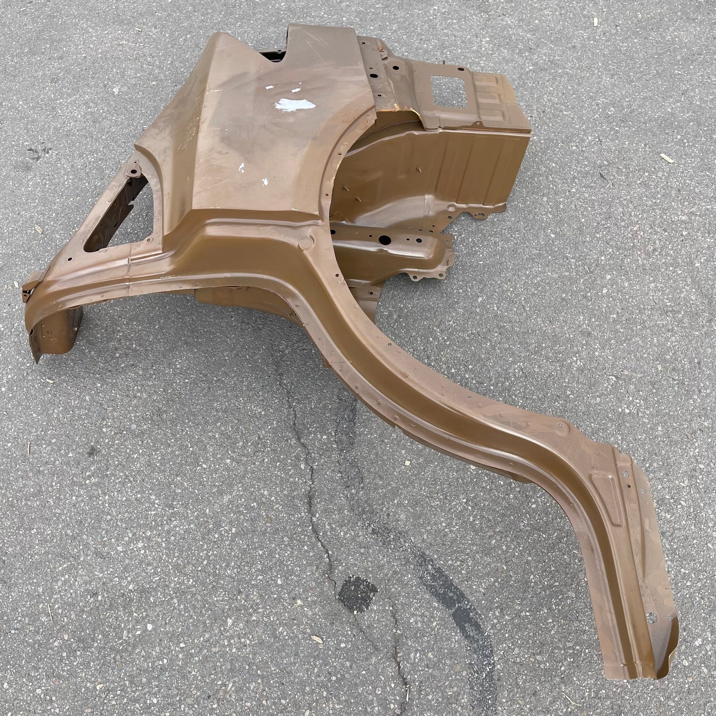 ZA@ Pallet of TESLA Model X Plaid Rear Left Complete Quarter Panel Assembly Brown 1647319-SO-A (AS-IS)