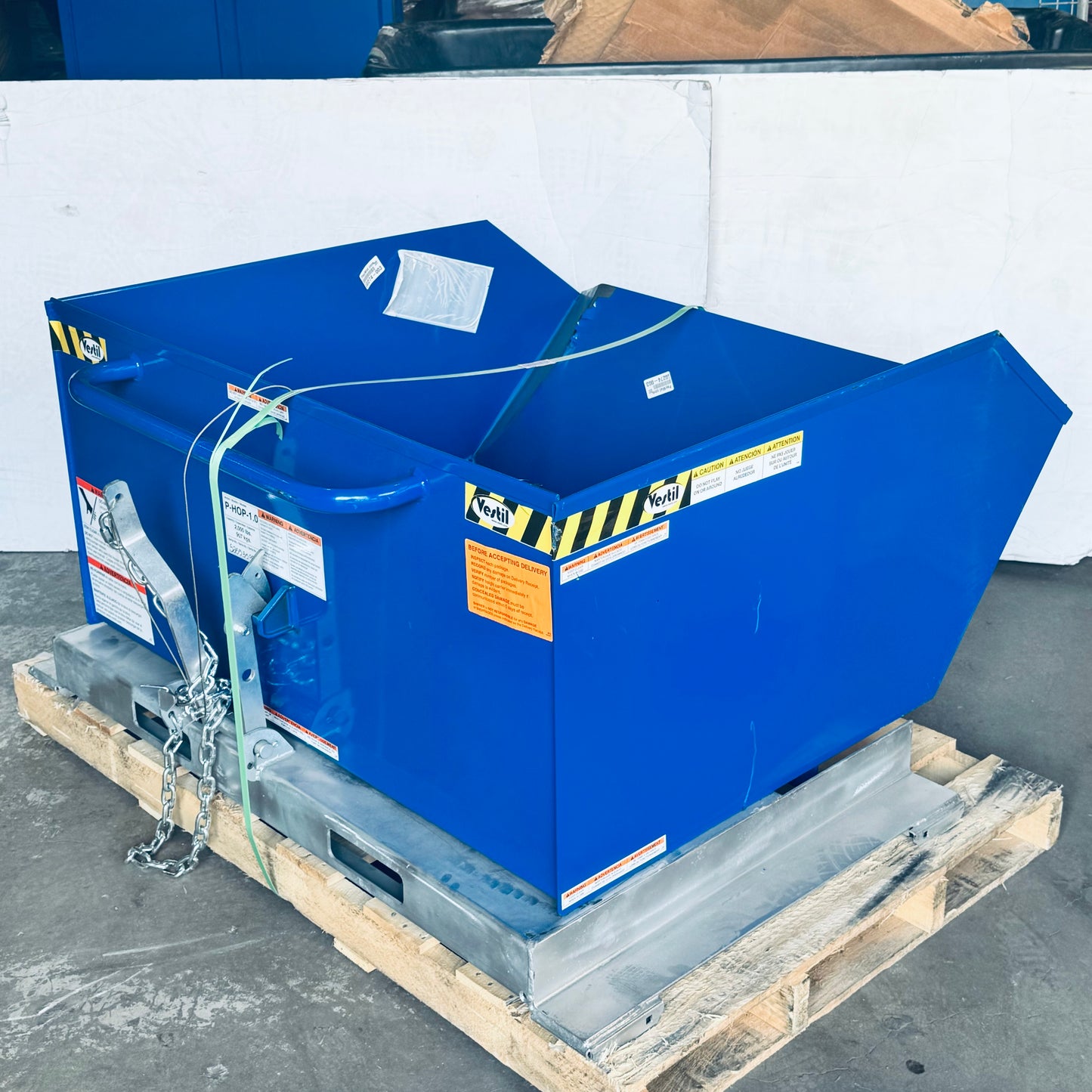 ZA@ GRAiNGER Self Dumping Hopper P-HOP-1.0, Capacity 2000Lbs, Sz 48.5”Lx47”Wx29”H, Blue (AS-IS, Damage)