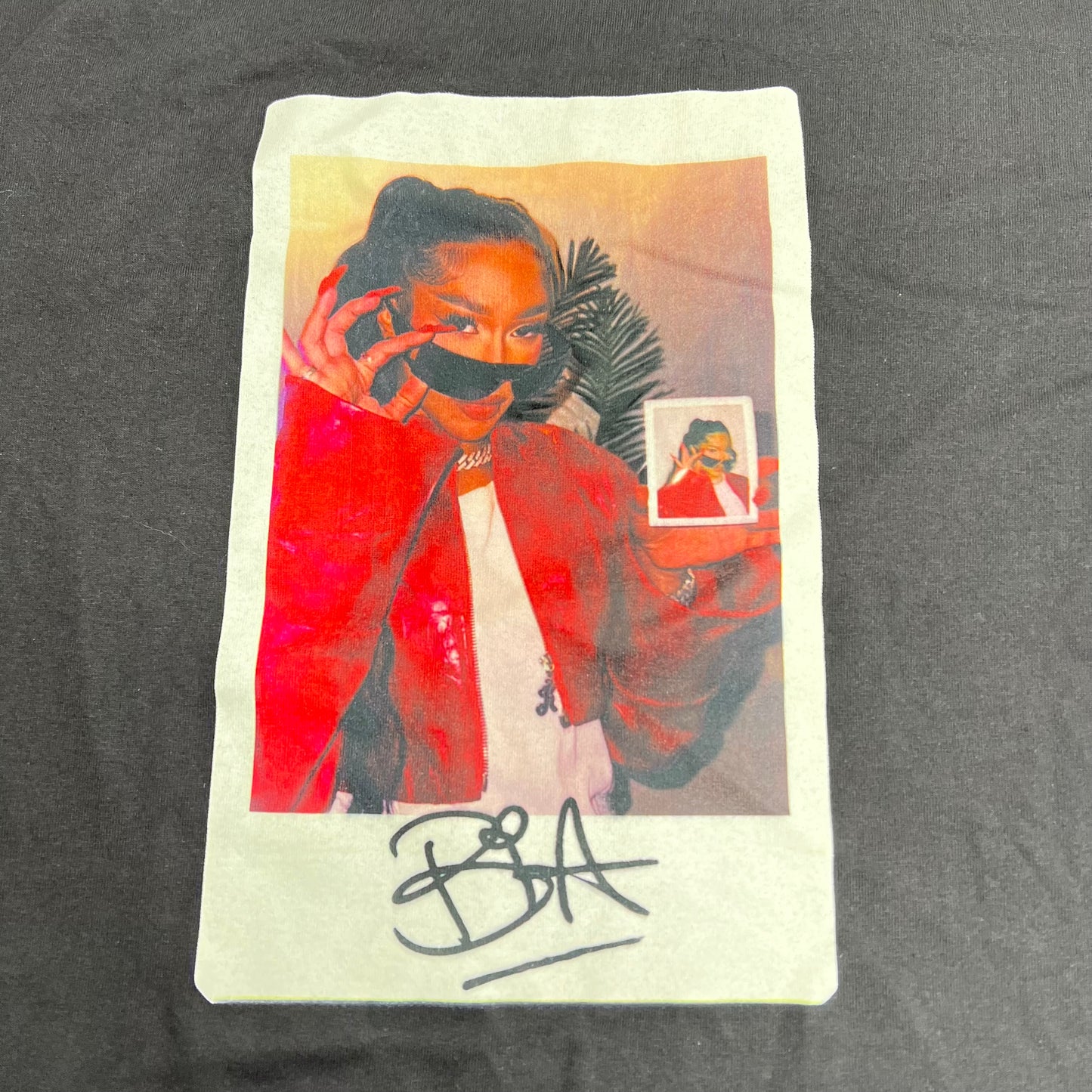 BIA  Polaroid Picture Bold Cotton Graphic Tee Shirt  Unisex Sz L Black/Red