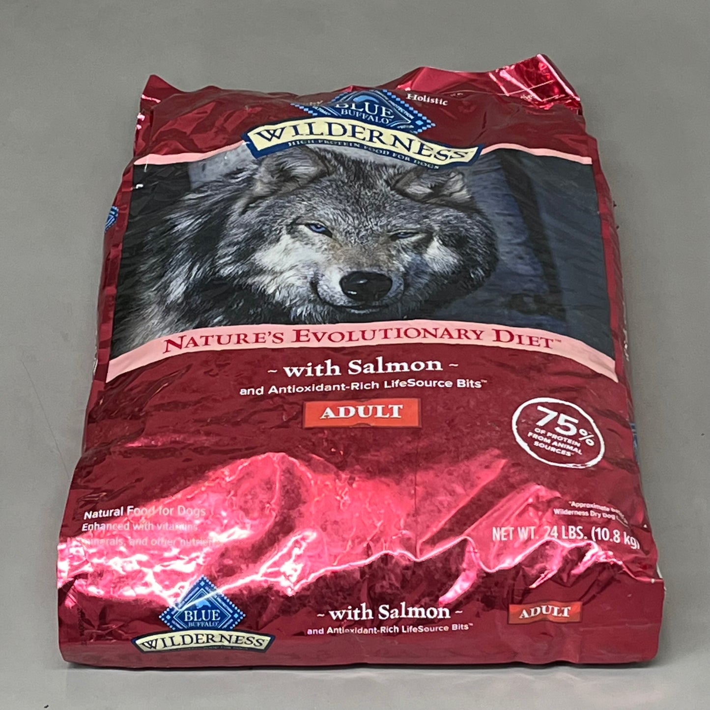 BLUE BUFFALO Adult Dry Dog Food With Salmon 24LBS MT419856AM BB-04/2025 AS-IS