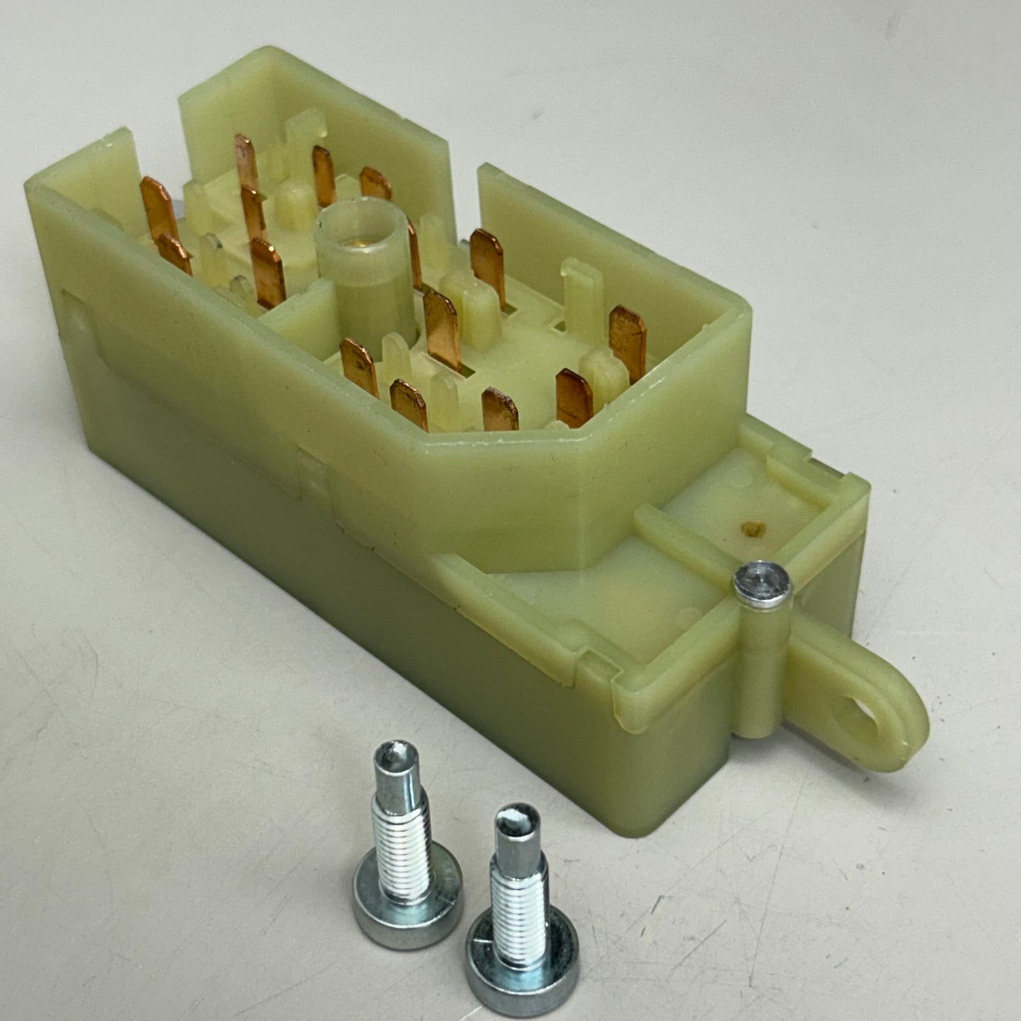 CARQUEST Ignition Switch Interruptor Replacement Part CSA1045