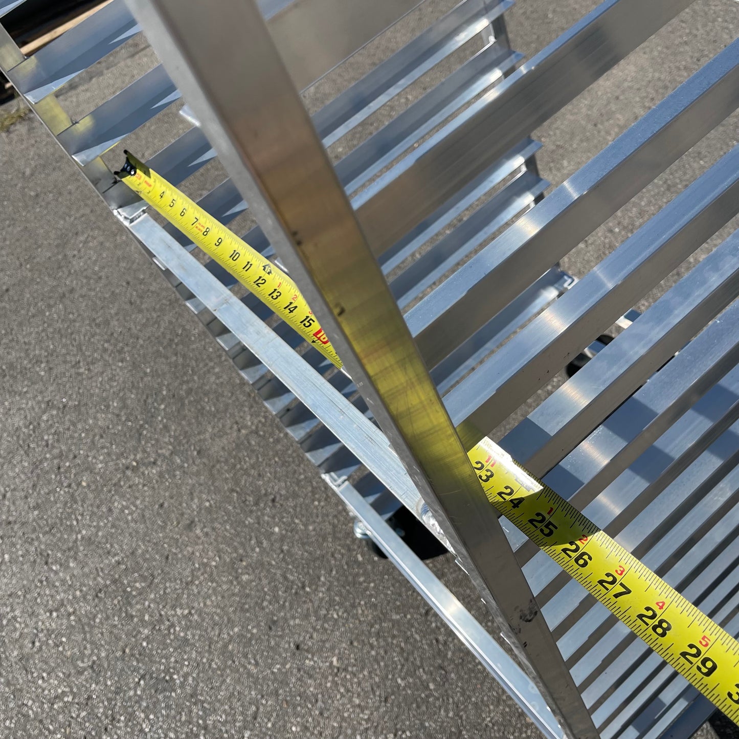 CHANNEL Donut Screen Rack 23"x24"x63" Aluminum 548A (A)