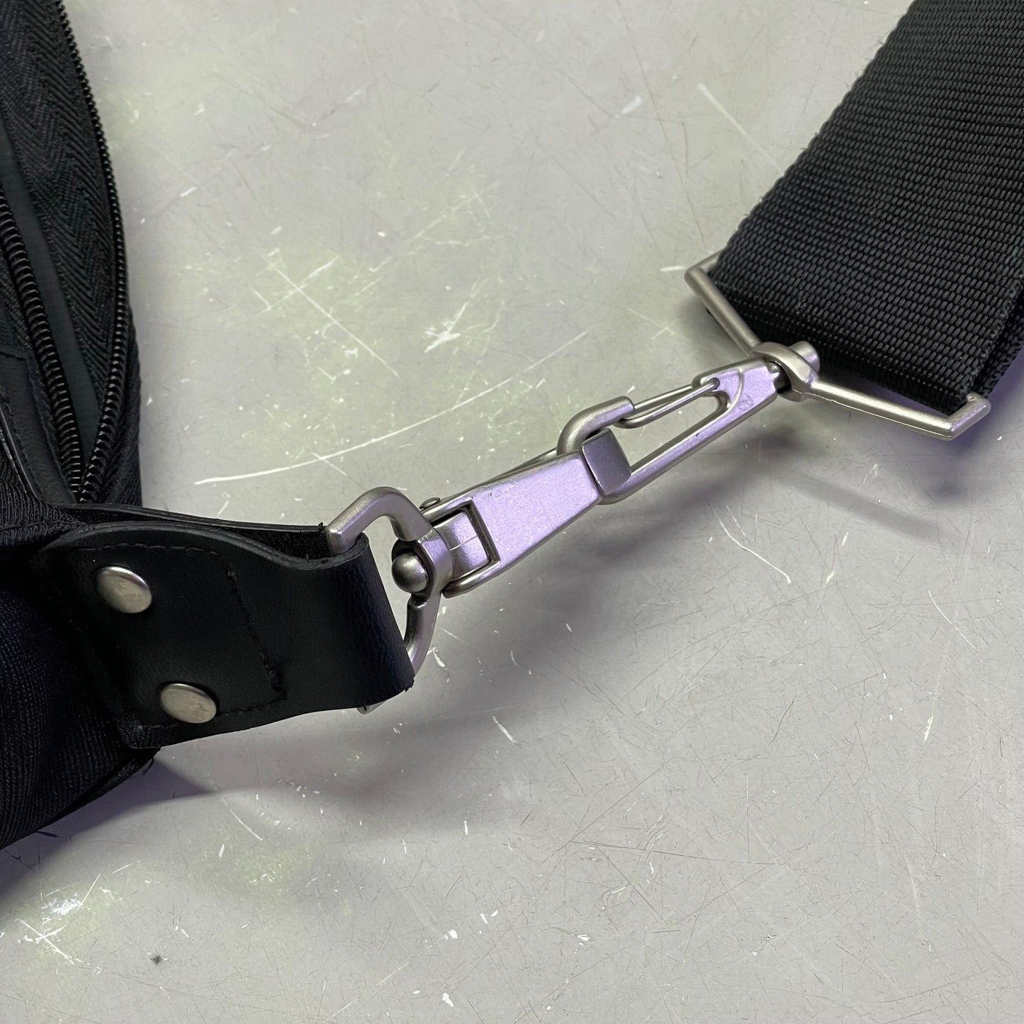 KENNETH COLE Travel/Overnight/Duffel Bag 22" x 22" x 10" Black