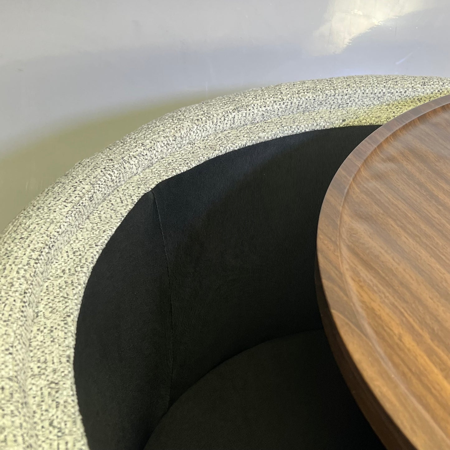 ZA@ VKNOW Modern Round Wooden Tray Ottoman W/ Storage 29.5"x29.5"x16" Grey/ Brown VK413BEI