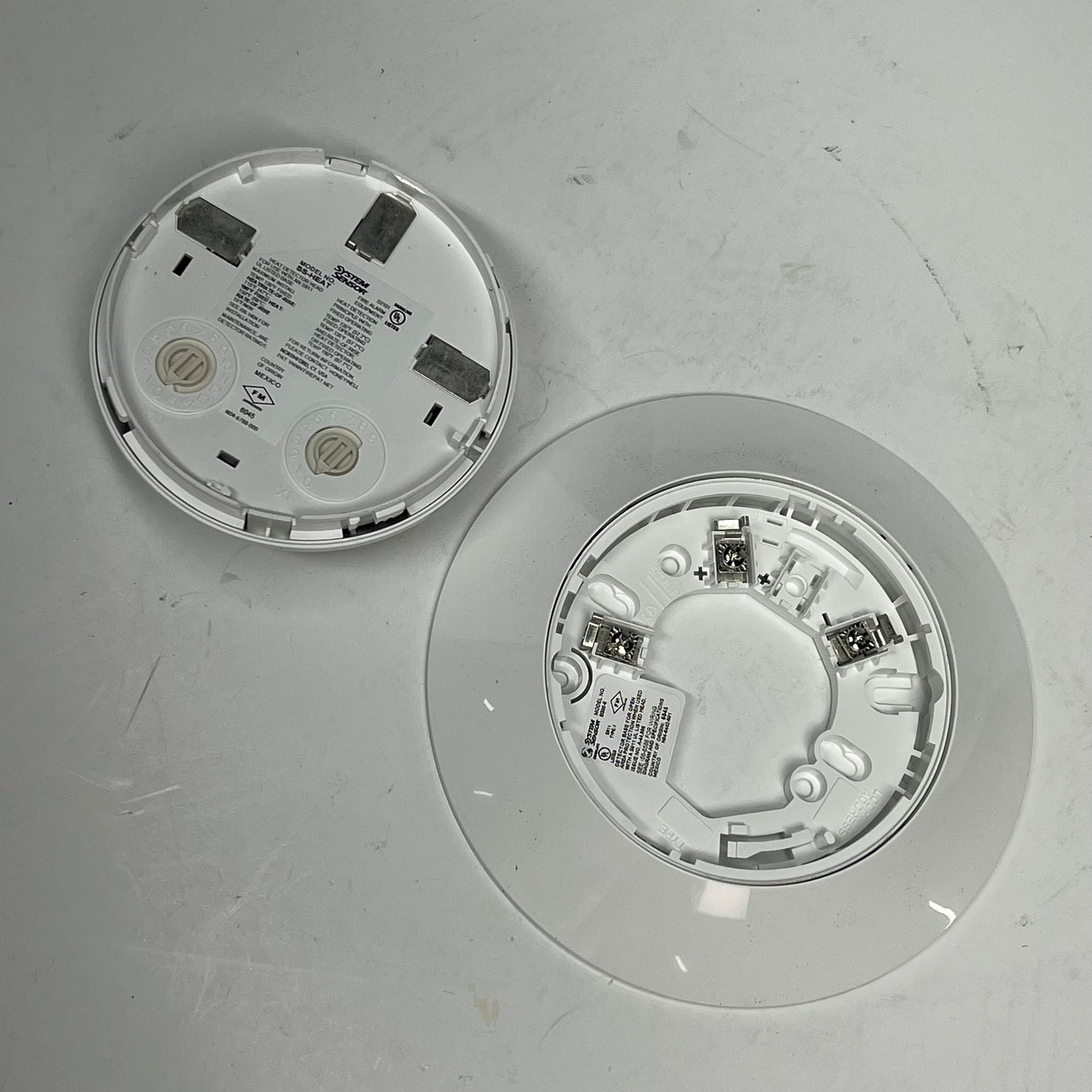 SYSTEM SENSOR Fixed Thermal Detector Ss-series Ceiling Mount 135°F SS-HEAT