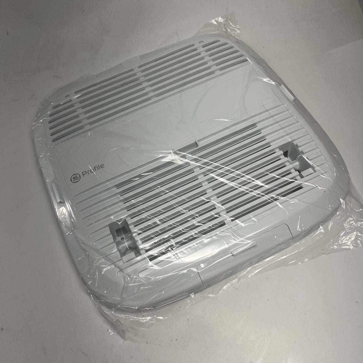 GE APPLIANCES Air Conditioner Ceiling Assembly 120 Volt White RVACS-NKITW