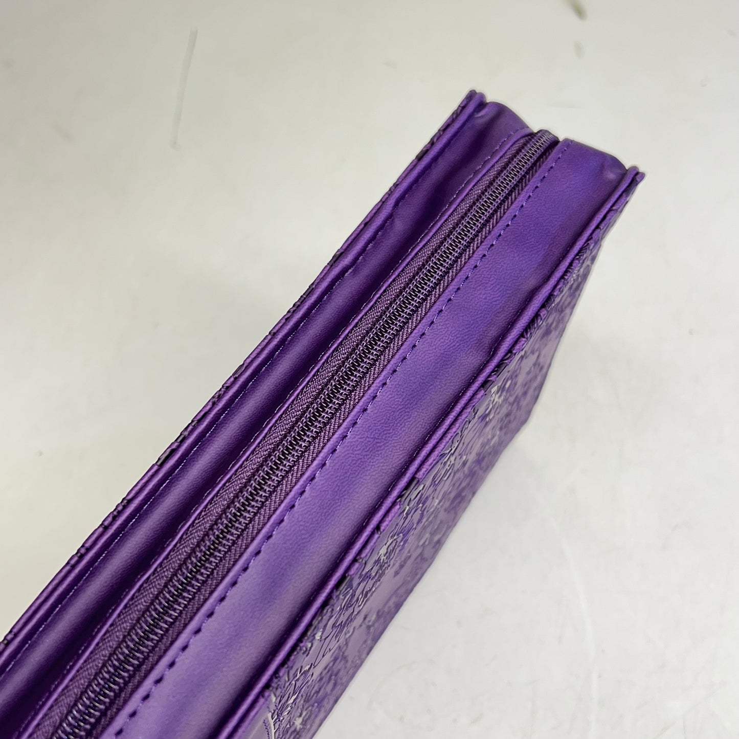 CHRISTIAN ART GIFTS Philippians 4:13 Faux Leather Bible Cover  7"x10" Purple