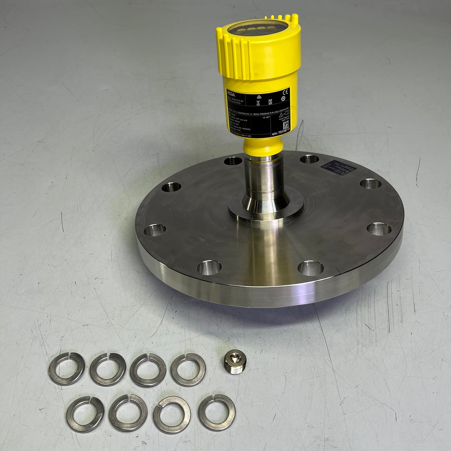 VEGA PLUS 64 Radar Sensor Precise Signal Focusing 120 db PS64.IXTTDAHXKNXXX