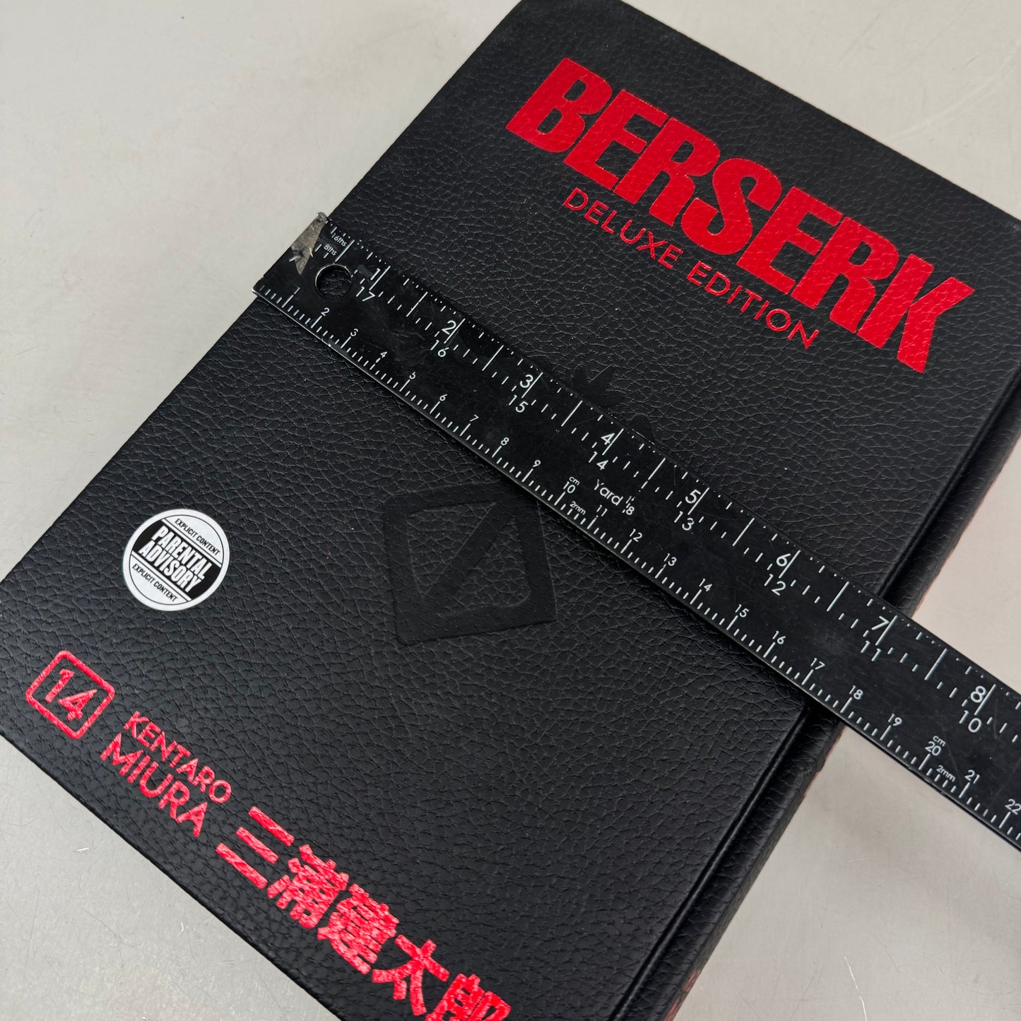 DARK HORSE Berserk Deluxe Edition Vol 14 Hardcover Kentaro Miura (New (Good))