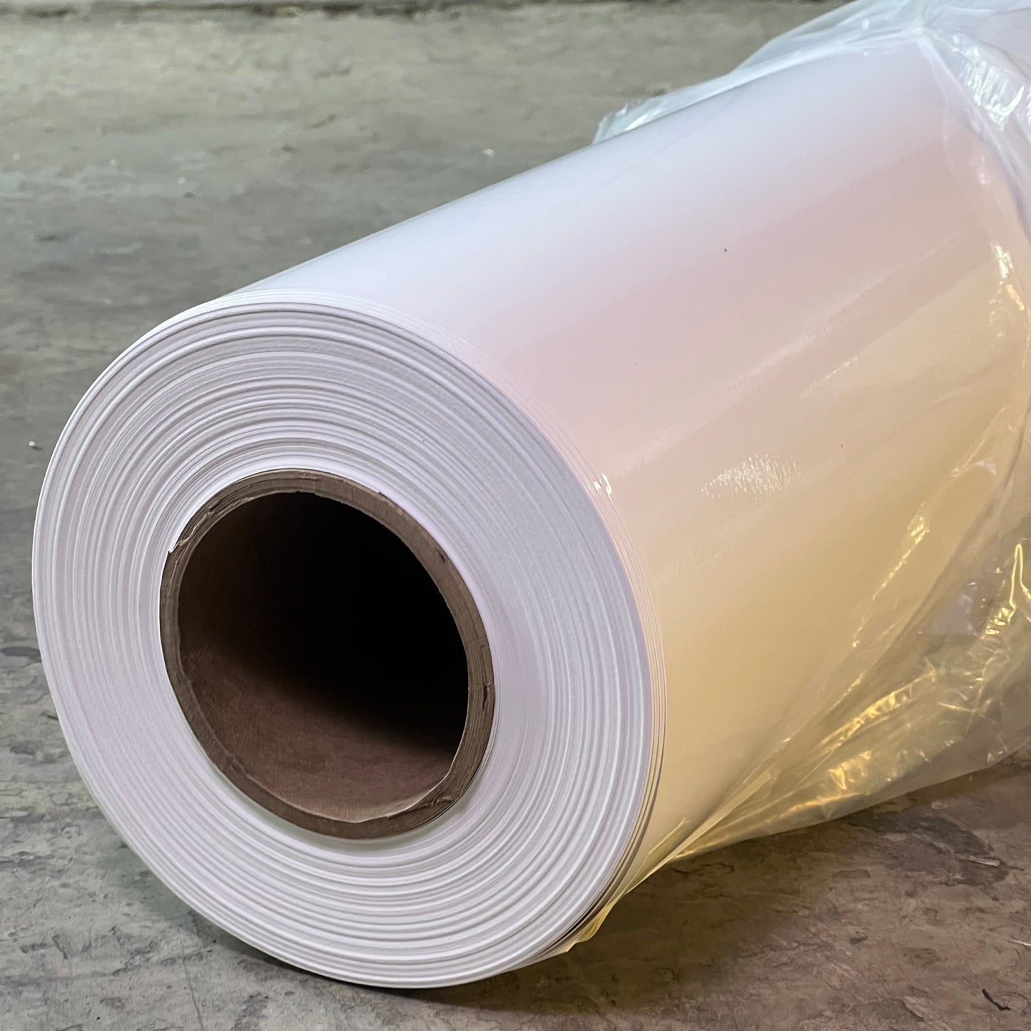 GENERAL FORMULATIONS White Static Cling 90# Layflat Liner 60" x 150 ft x 7.0 mm White 208-6015