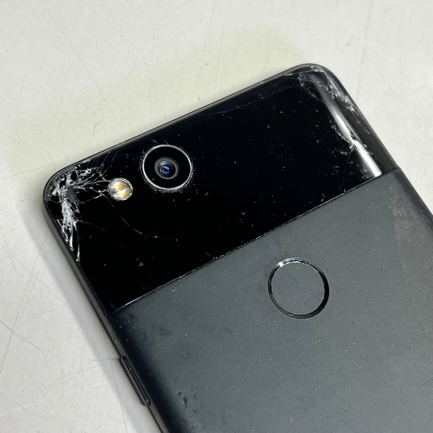 GOOGLE 2017 Pixel 2 64 GB 1080 X 1920 5″ Display Black 034107 (Pre-Owned)