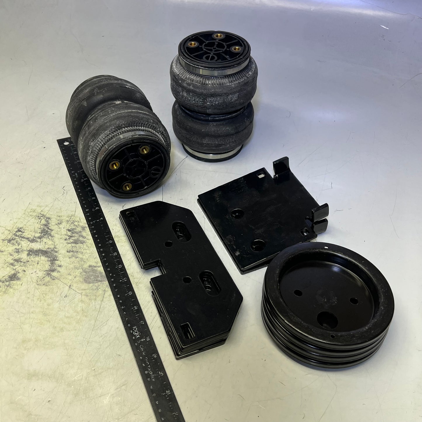 AIR LIFT 5000 Ultimate Adjustable Air Springs Kit up to 5,000 lbs Black 88255