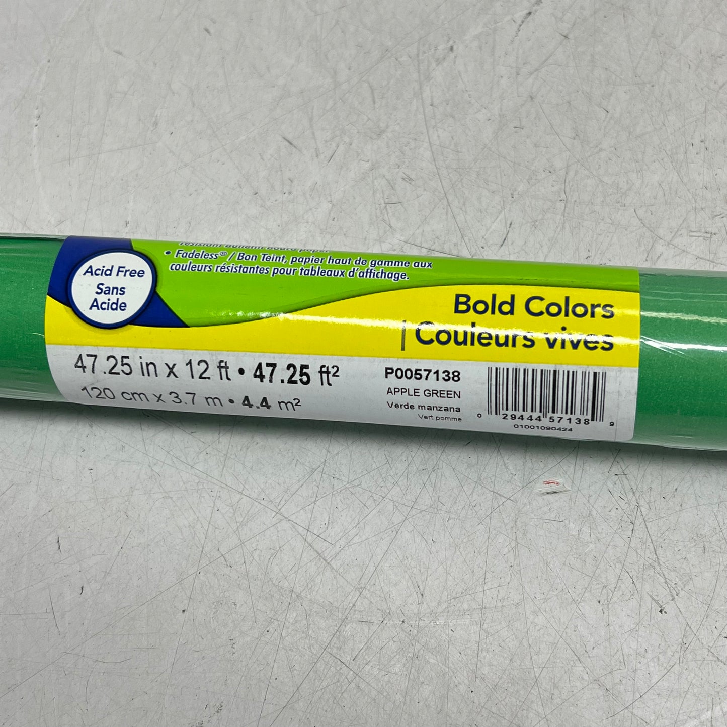 FADELESS  Bulletin Board Paper Classroom Decor 47.25" x 12' Apple Green P0057138