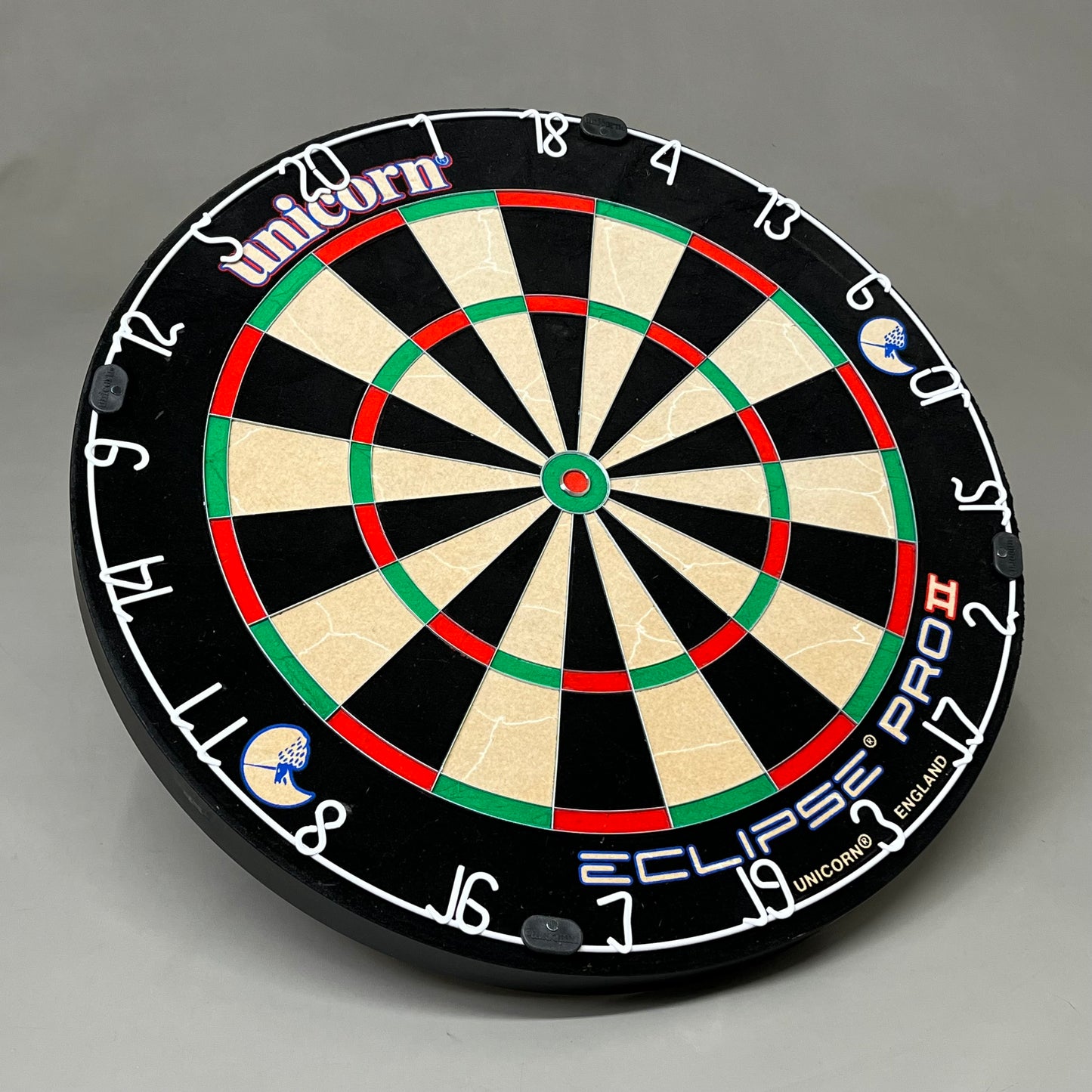 UNICORN Eclipse Pro 2 Dartboard Championship Quality Slim Flat Profile C4239