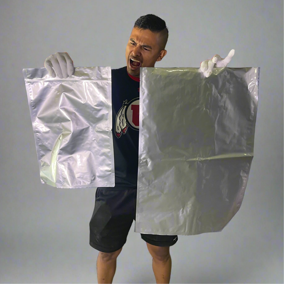 ZA@ 20 PACK! (2 Sizes: 10 of Each) Silver Foil Food Sealing Bags w/ Moisture Packs Sz 20”Wx30”L & 13”Wx18”L B
