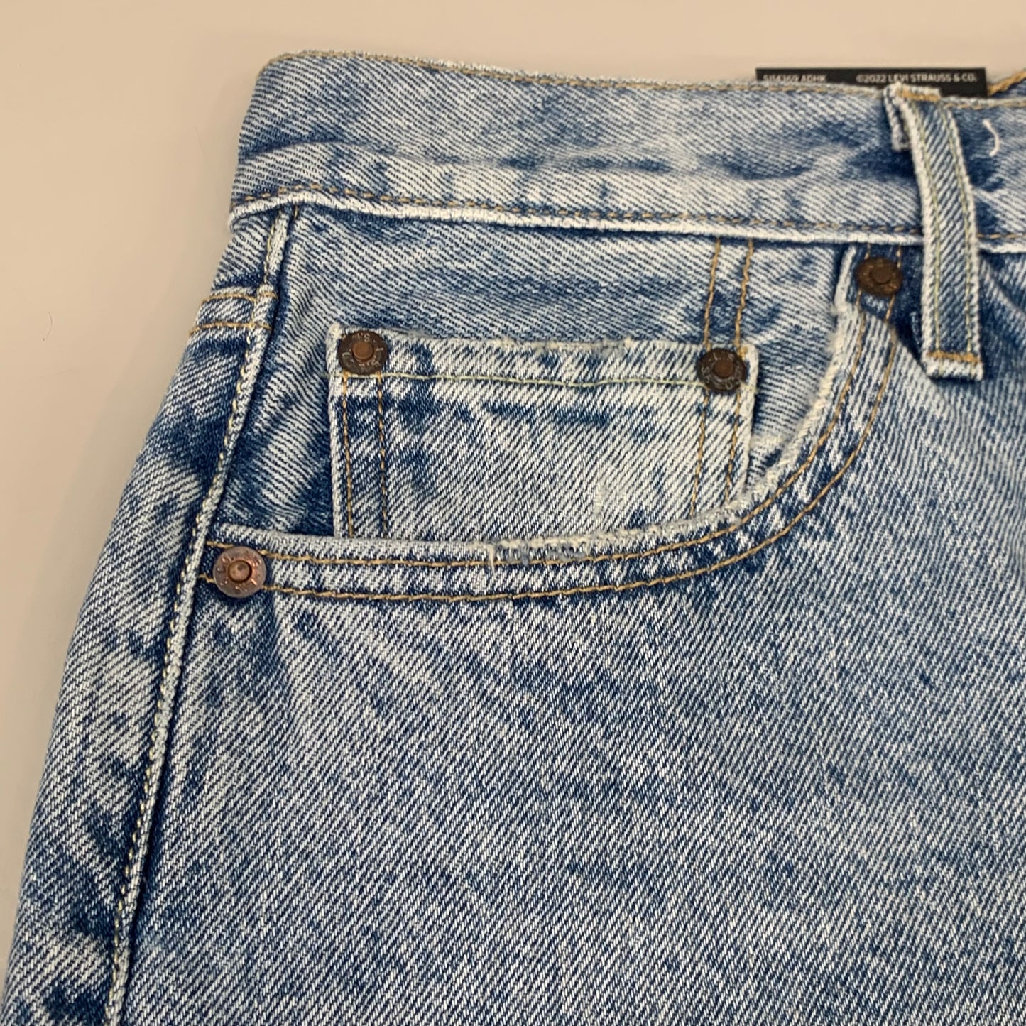 LEVIS 501 Original Fit High Rise Shorts Medium Wash Women's Sz 26 Mega Vibe Blue