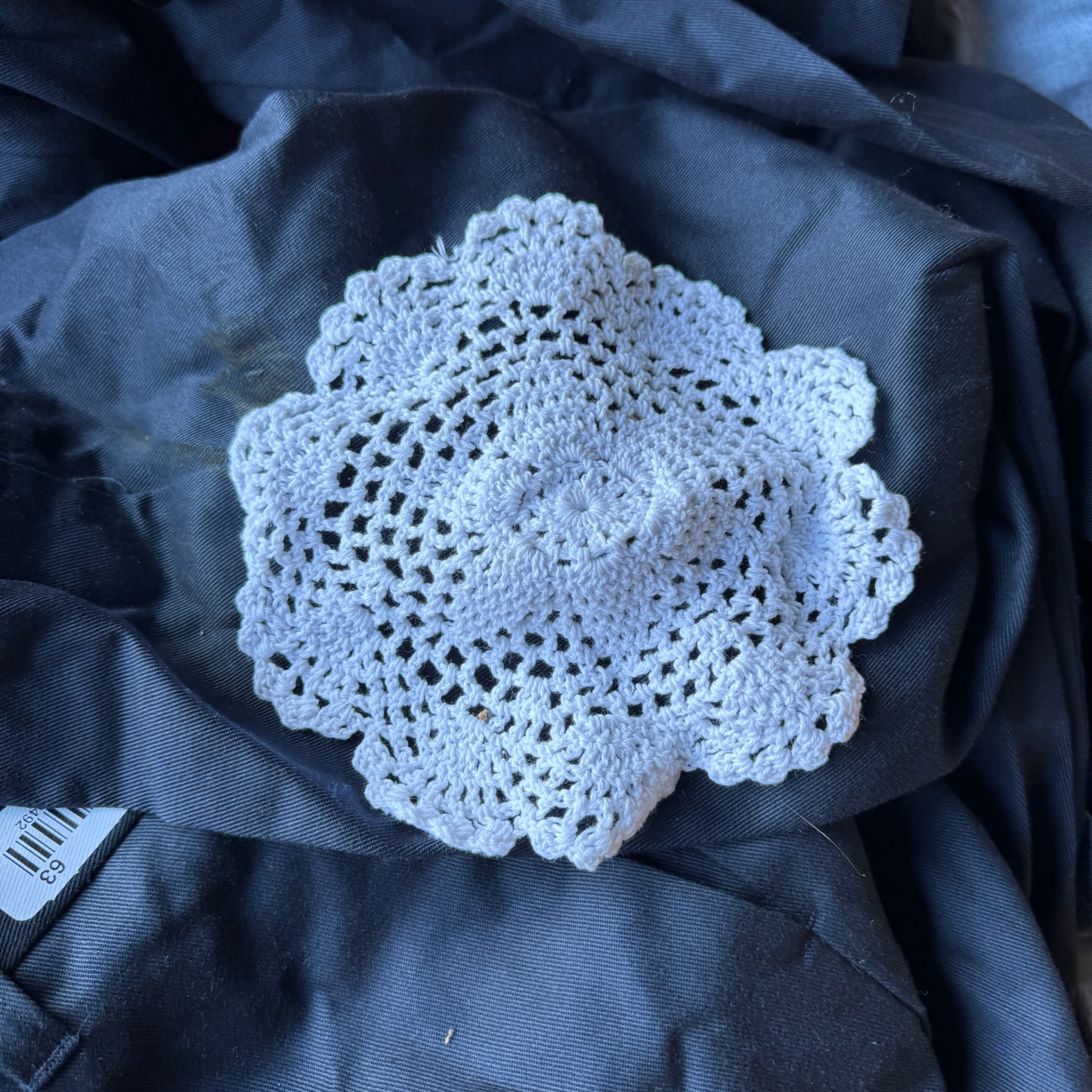 ZA@ Pallet of Men’s & Women’s Clothing! Includes Bonus Grass Skirt w/ Seashell Bra & Striped Pants! PayWut?!