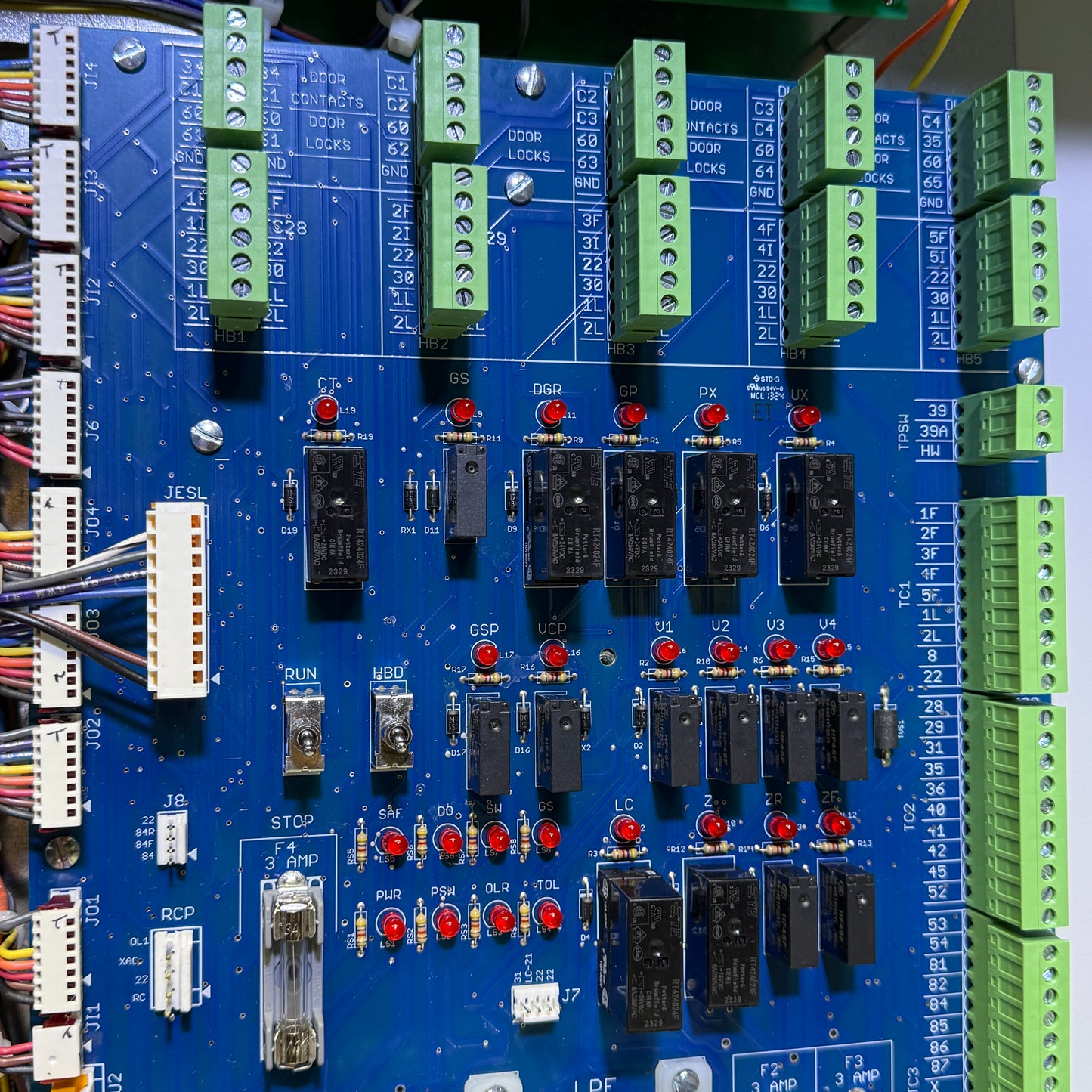 Microprocessor-Based Enclosed Elevator Control Panel w/ MITSUBISHI FR-D700 VFD
