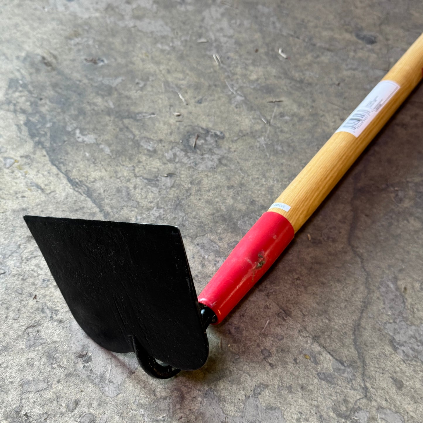 RAZOR-BACK 6" Garden Hoe, Forged with Wood Handle 71113