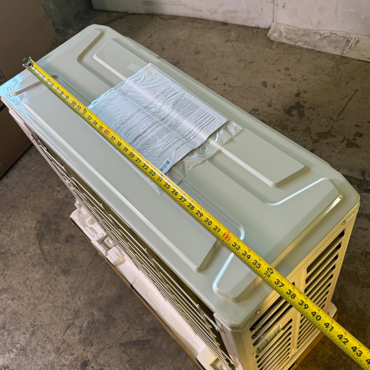CARRIER Outdoor Heat Pump AC Unit 33,000 BTU 208/230V - 37MAHAQ33AA301