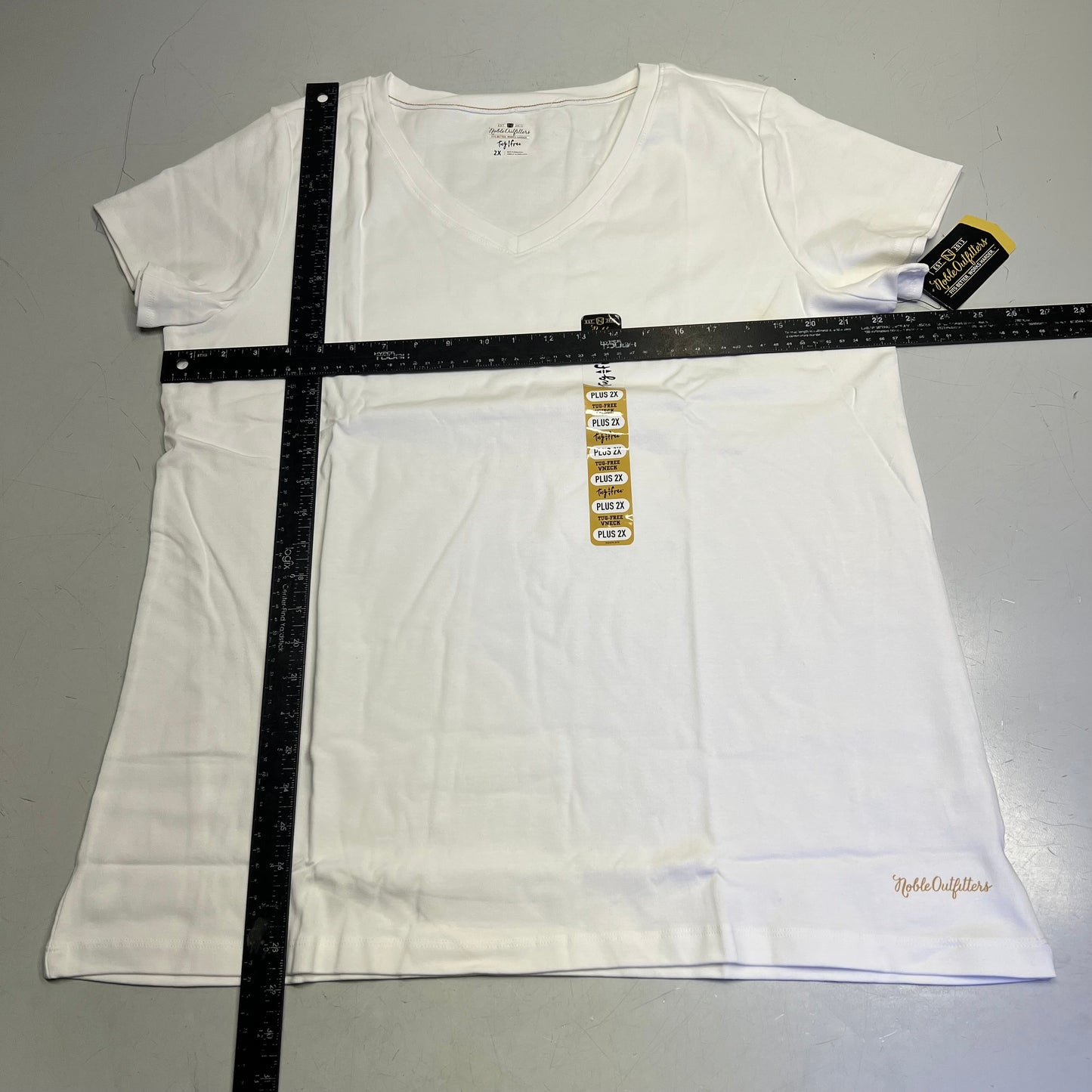 ZA@ NOBLE OUTFITTERS Tug-Free V-Neck Short Sleeve Shirt Women's Sz 2XL White 22528W