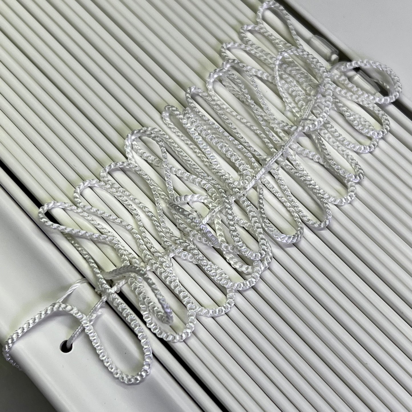 HOME DECORATORS COLLECTION Cordless Faux Wood Blinds 2.5"x 35"Wx48"L White