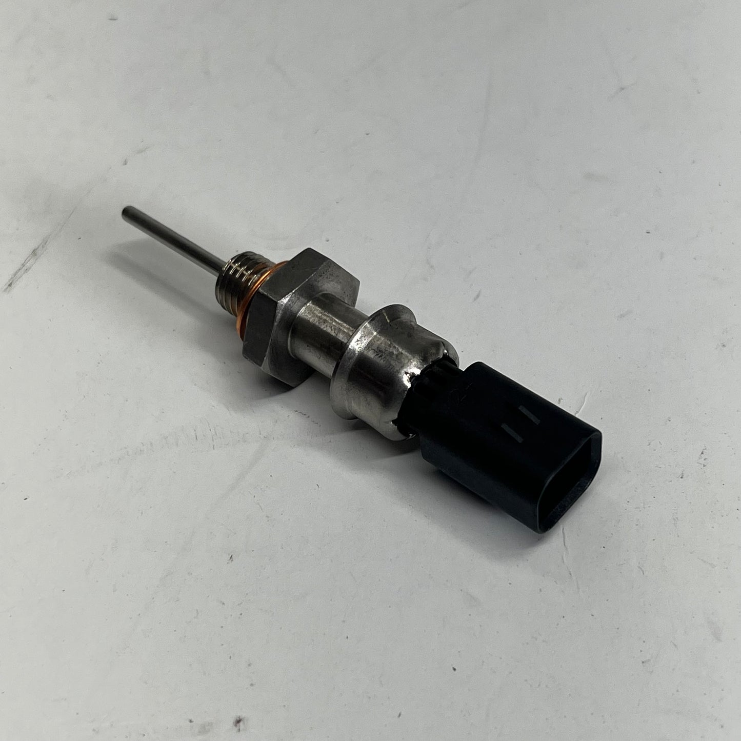 JOHN DEERE Genuine OEM EGR Temperature Sensor Multi Application DZ122879