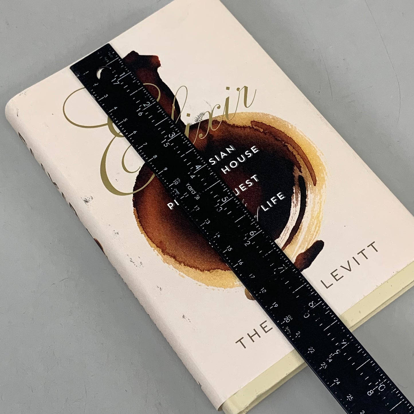 HARVARD Theresa Levitt Elixir A Parisian Perfume House 320 Pages