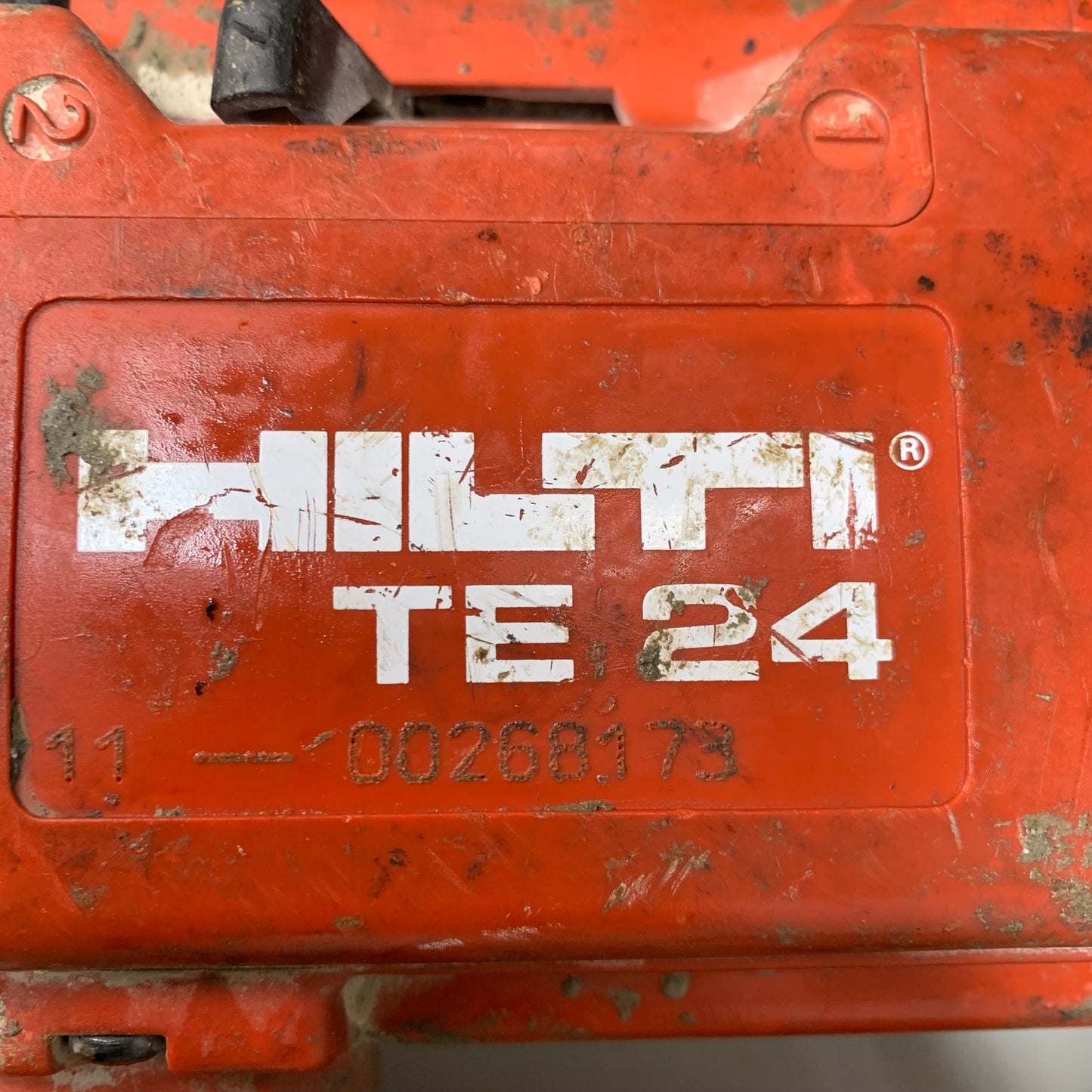 HILTI Hammer Drill w/ Case & Variety of Drill Bits & Chisels TE 24 (Pre-Owned)