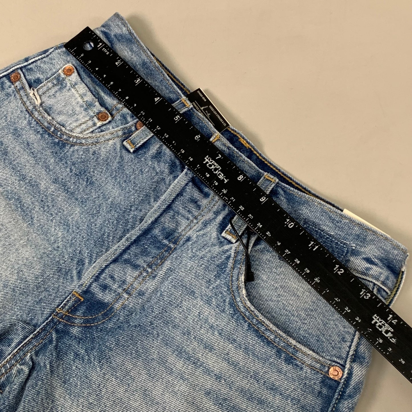 LEVIS 501 Original Fit High Rise Shorts Medium Wash Women's Sz 25 Mega Vibe Blue