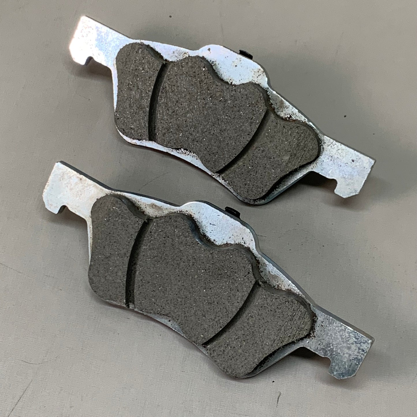 WAGNER OEx Disc Front Brake Pad Set 7" x 3" Grey OEX1047