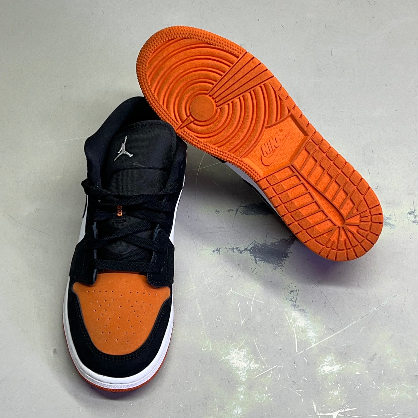 NIKE Air Jordan 1 Low Shattered Backboard Boys Sz 7Y Orange/Black (Pre-Owned)
