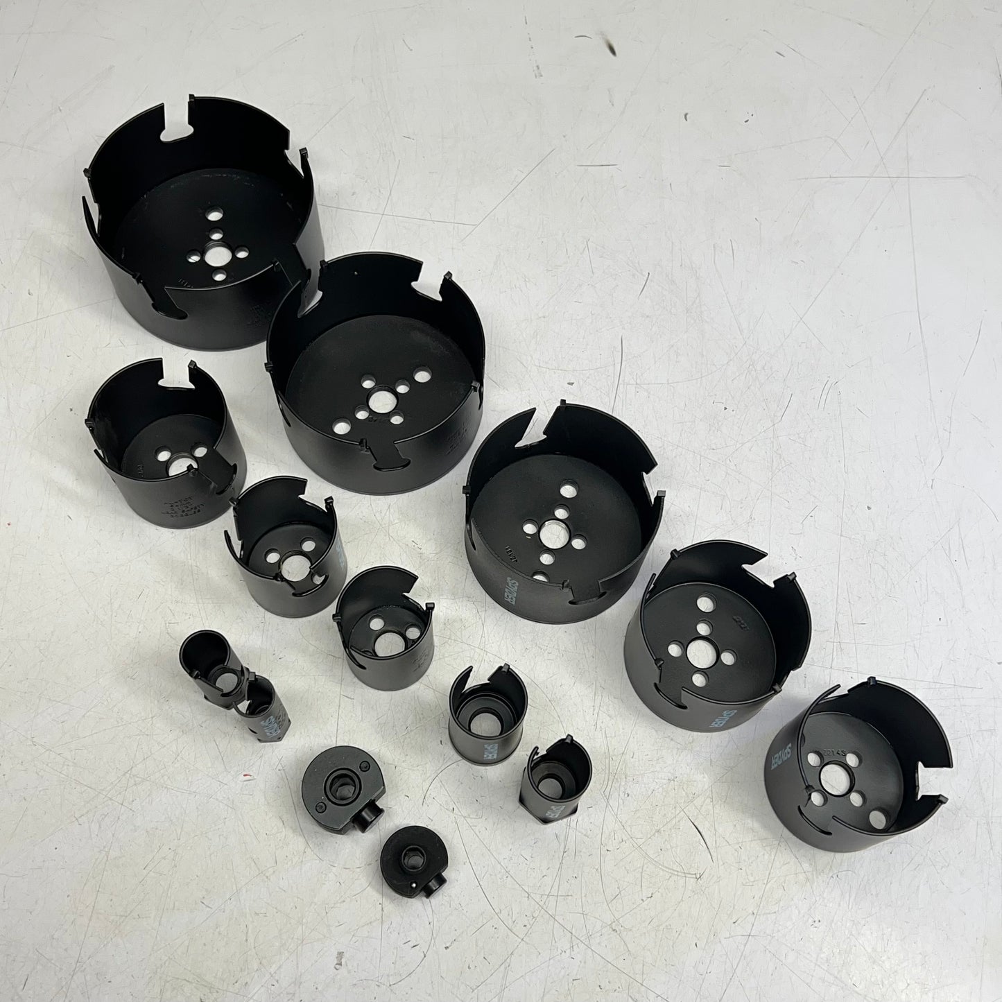 SPYDER Tct Hole Saw Kit Tungsten Carbide Tipped Clean Cuts 18 Pieces 600938