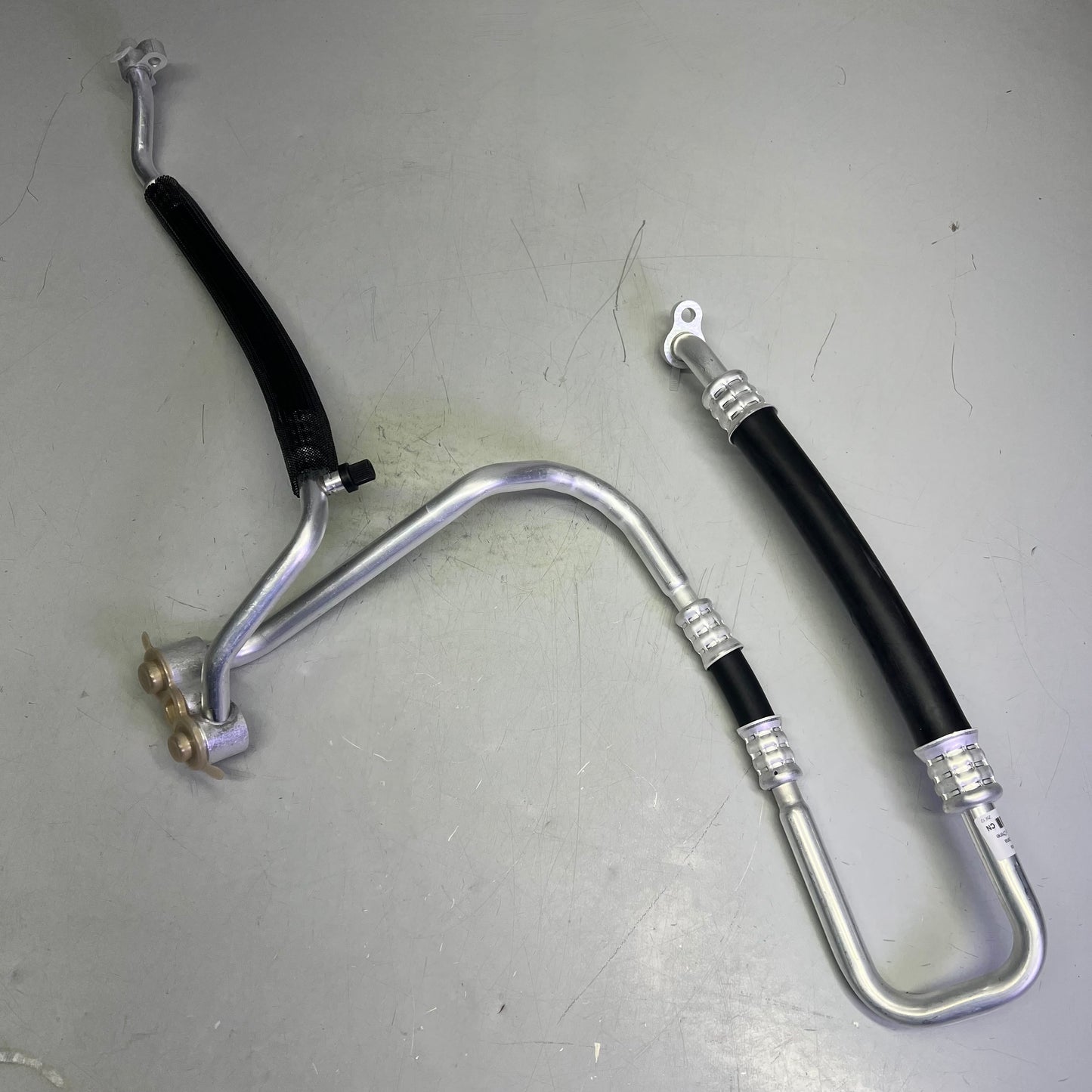 FOUR SEASONS A/C Hose Assembly For Buick & Chevrolet Vehicles Models 66196