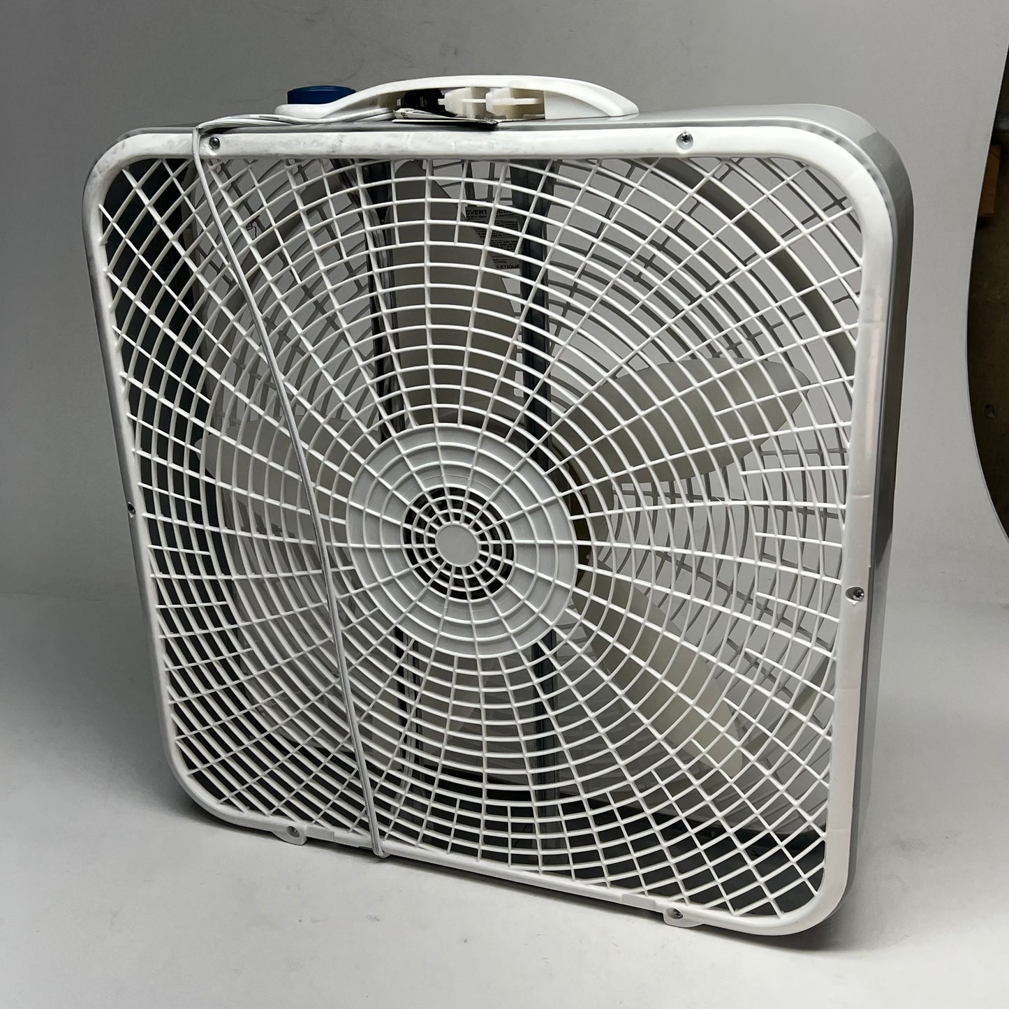 ZA@ LASKO Weather Shield Box Fan High Performance  20" Blade White (Used)