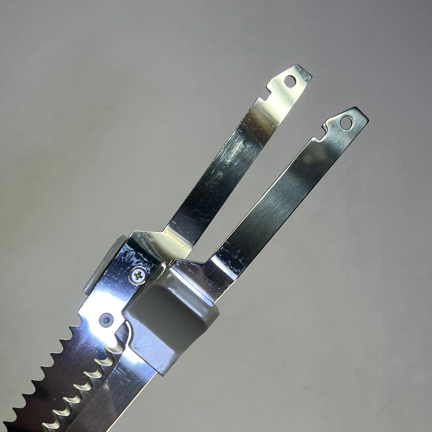 BRENTWOOD  Electric Carving Knife Trigger Operation 7" 110w 5' White TS-1010