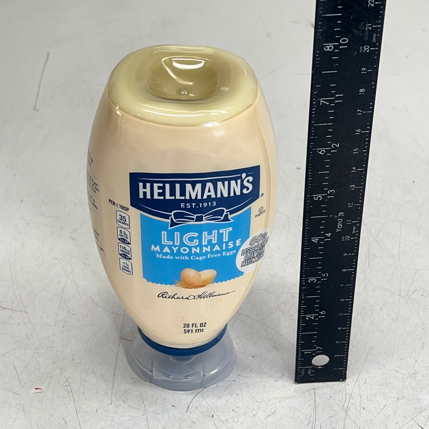 HELLMANN'S (6 PACK) Light Mayonnaise in Squeeze Bottle 20 fl oz White BB 11/26