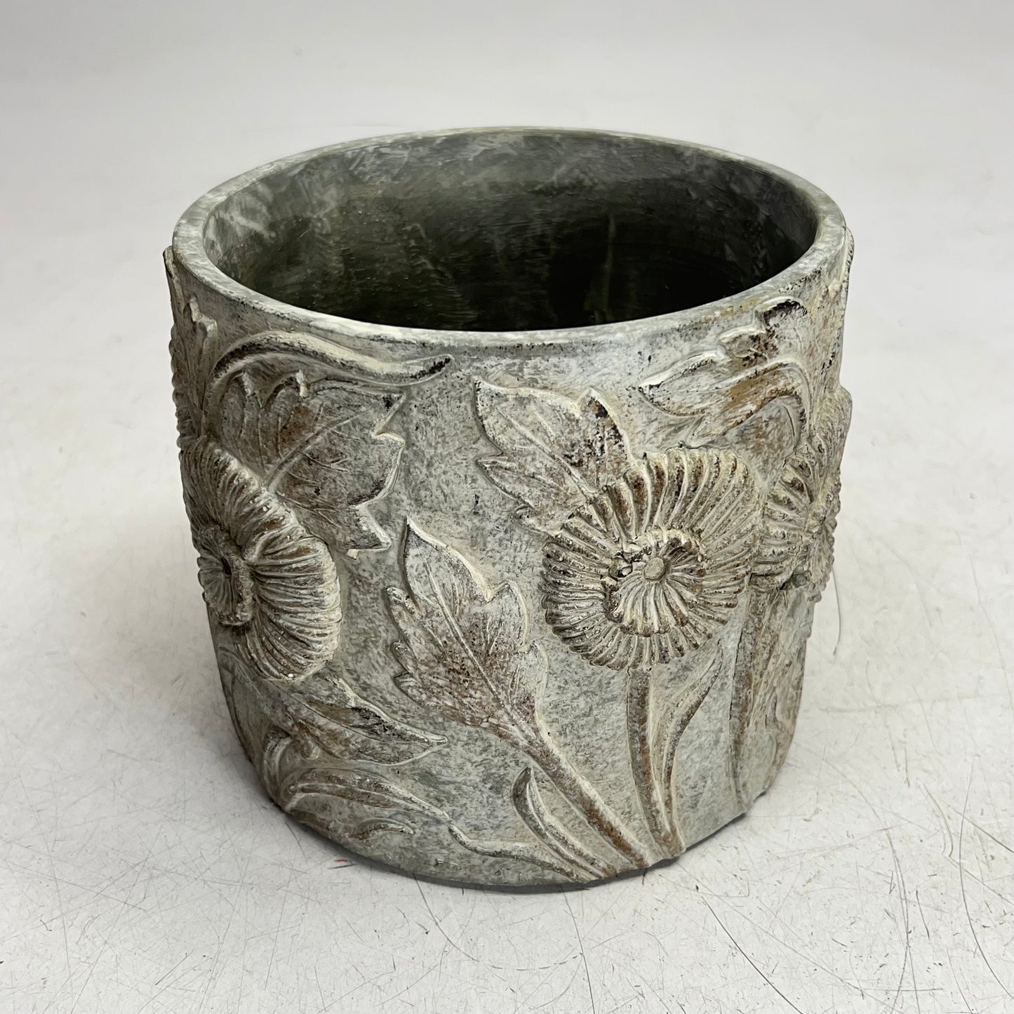 ZA@ SILVER TREE Cement Flower Pattern Plant Pot  6.5" Dia 6" Deep Grey A18601