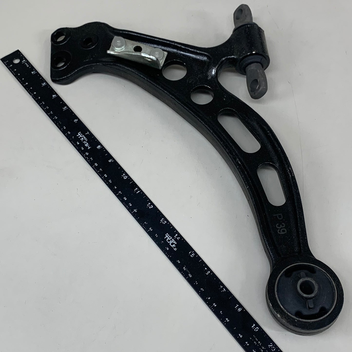 MOOG Front Lower Control Arm Driver Side Lexus & Toyota Models RK640191