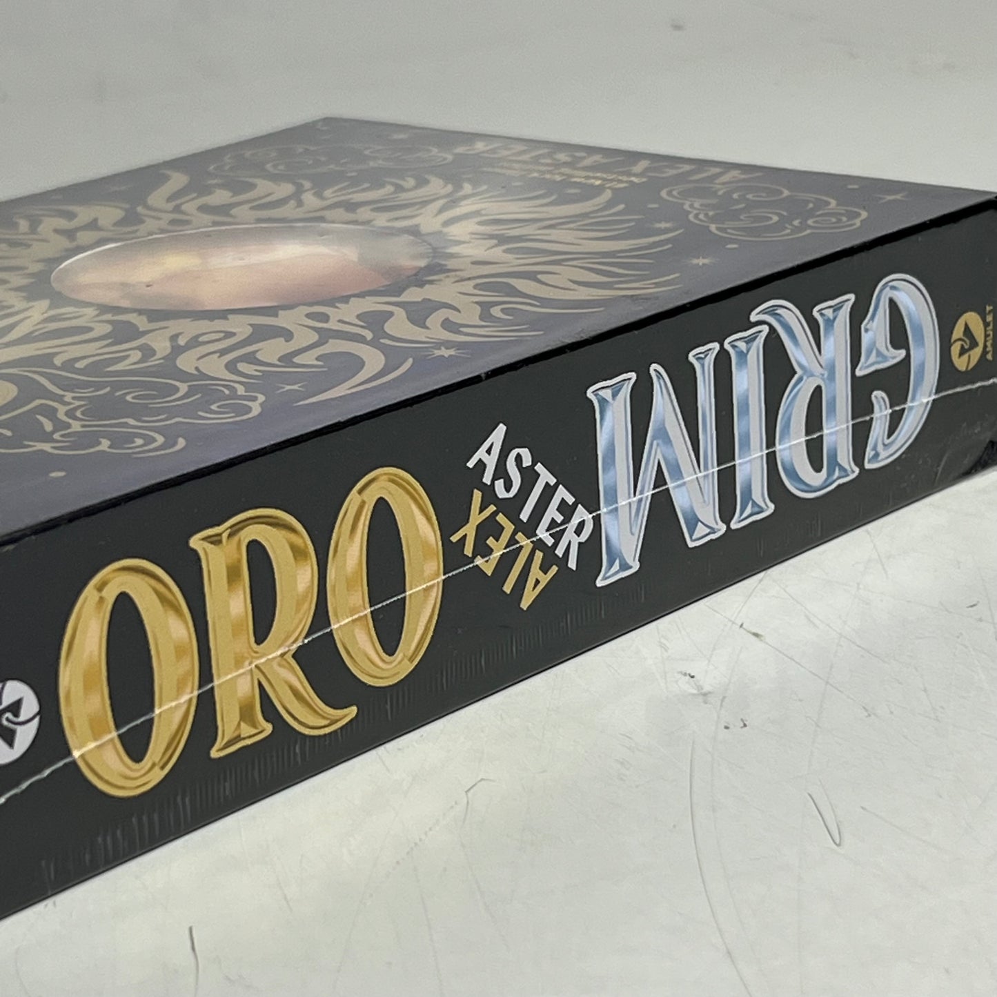 GRIM & ORO Dueling Crowns Edition-A Lightlark Saga Deluxe Companion Book