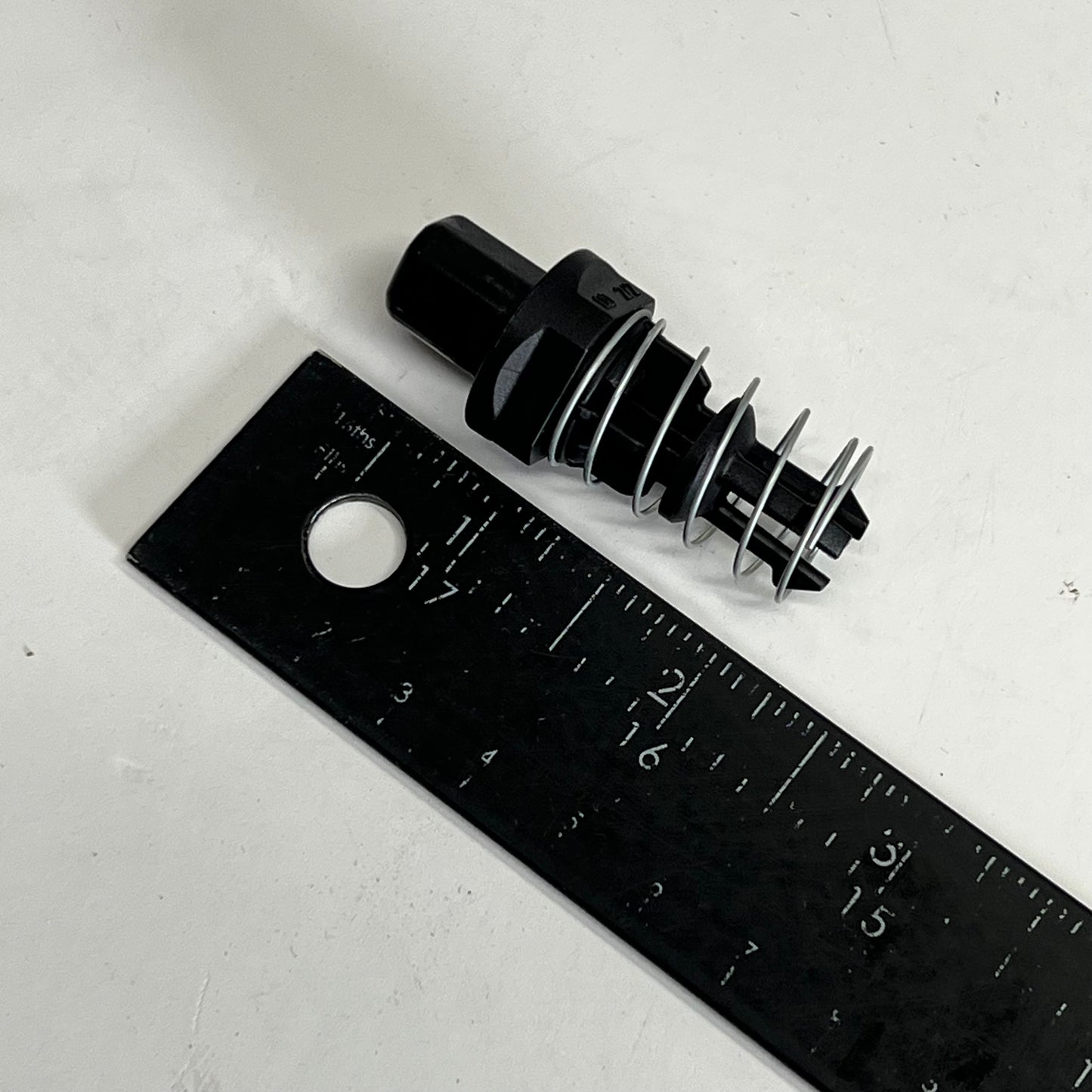 JOHN DEERE Genuine Oem Engine Oil Filter Drain Valve Black RE529779