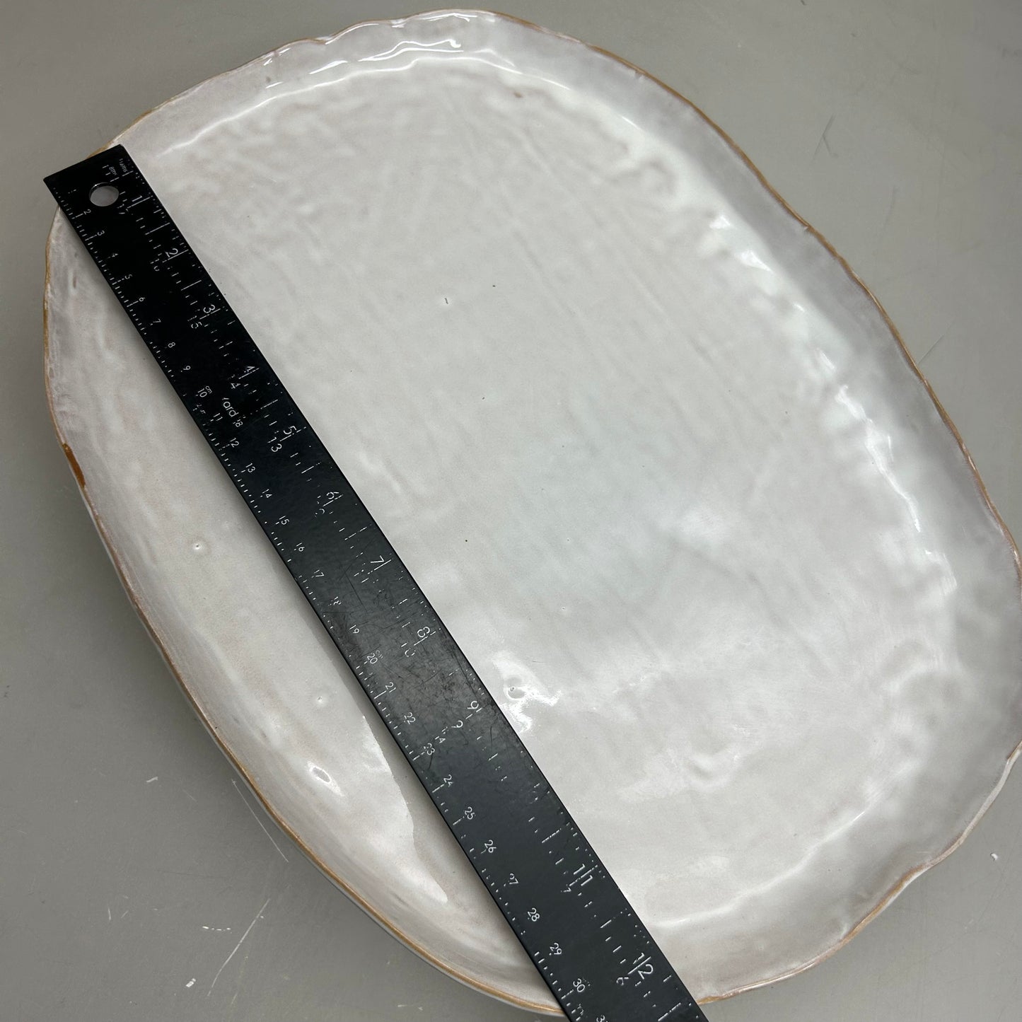 BLOOMINGVILLE Stoneware Pedestal W/ Acacia Base  14" Length White AH3538