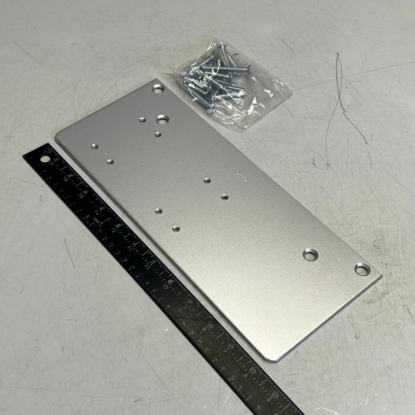 HAGER 5110 Drop Plate Par Mount Requires 2-1/2" (64mm) Top Rail Aluminum 061739