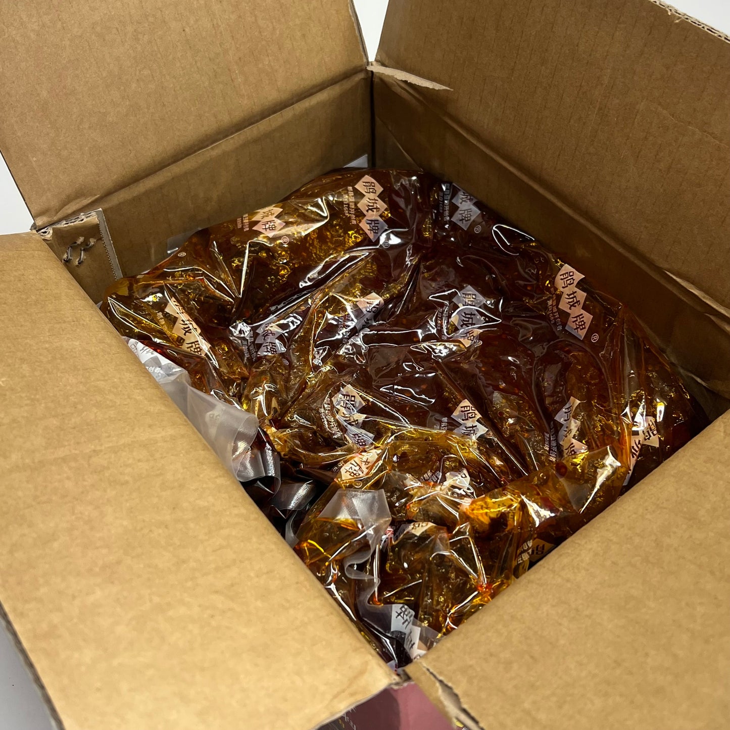 ZA@ Pallet of MIXED Merv 7 Pleat Captures, Storage Lids Fits, Traditional Chinese Sauce, Labels, Moringa, Bean Paste ( AS-IS)